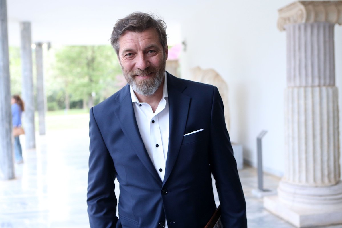 Γιάννης Στάνκογλου: Ο «μαφιόζος» που έρχεται να ταράξει τα νερά στο Grand Hotel