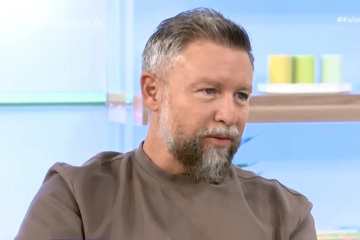 Γιάννης Βαρδής: «Στα 18 μου ήρθαμε κοντά με τον πατέρα μου, ξανασυστηθήκαμε»
