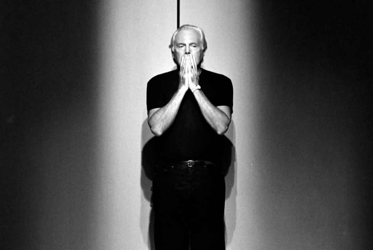 Giorgio Armani: Σε λαϊκό προσκύνημα η σορός του – Συγκίνηση και κοσμοσυρροή στο Teatro Armani
