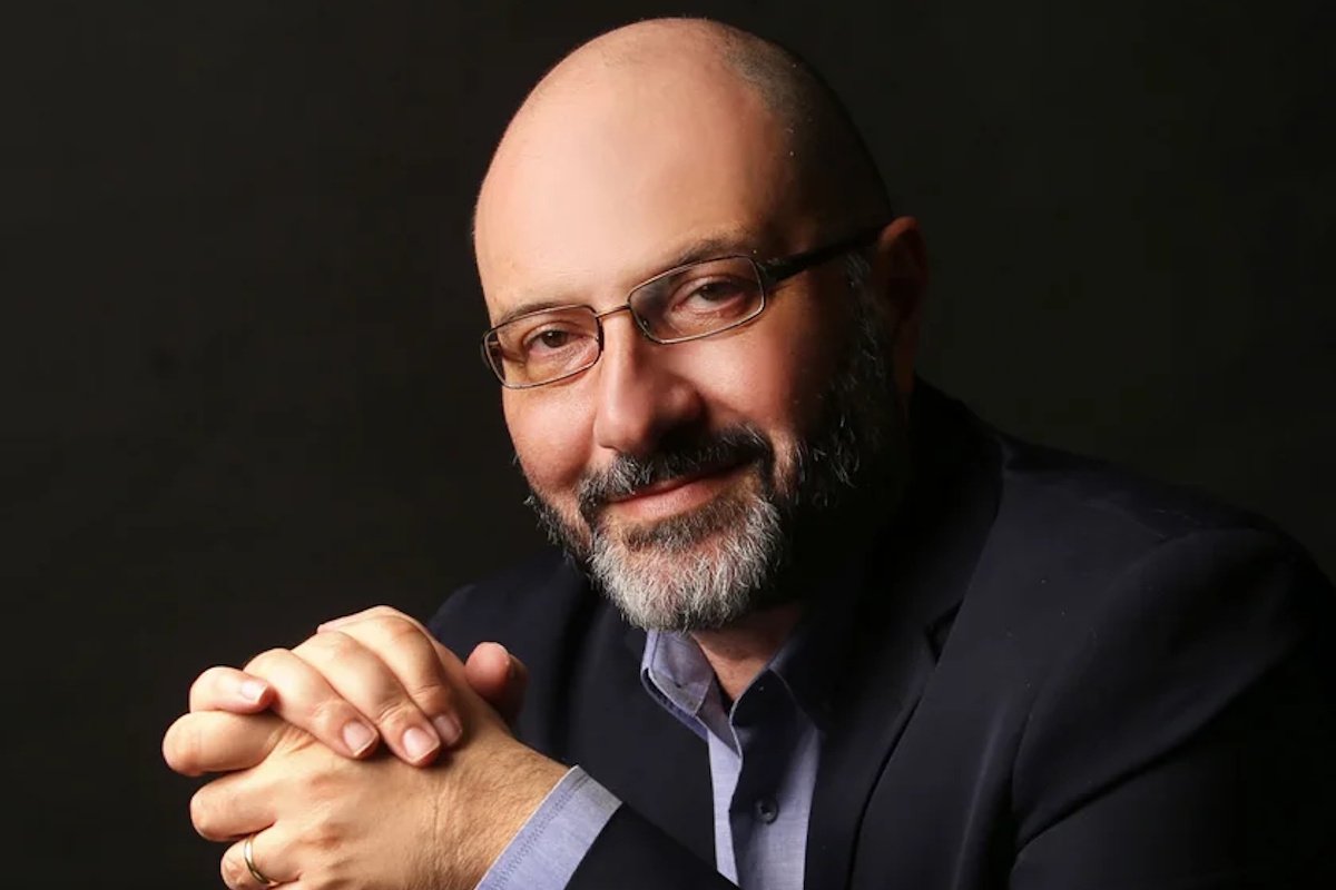 Σάκης Αρναούτογλου: «Με τον Γρηγόρη έχουμε ισχυρούς δεσμούς, μοιάζουμε σε αρκετά αλλά εκφραζόμαστε διαφορετικά»