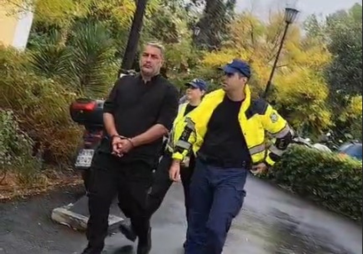 Βασίλης Μπισμπίκης: Οδηγήθηκε στην Ευελπίδων με χειροπέδες