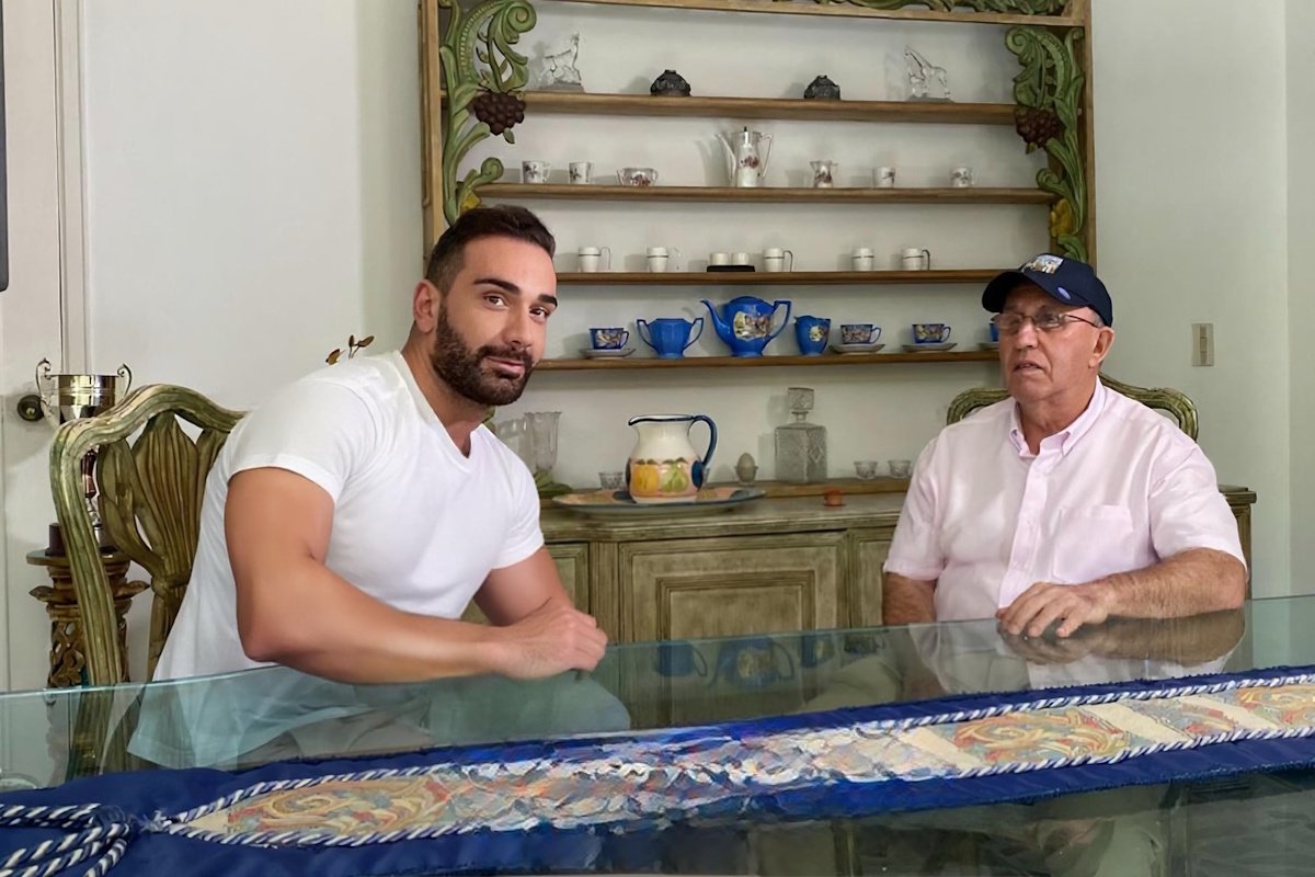 Νίκος Κοκλώνης: «Μου έχει λείψει το Celebrity Travel» – Το αδημοσίευτο επεισόδιο με τον αδερφό του Πάμπλο Εσκομπάρ