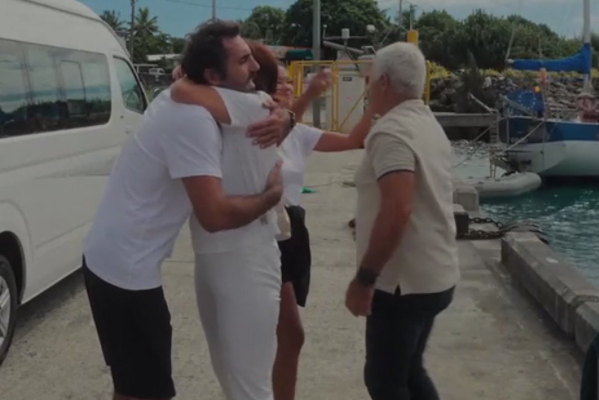 Route 360: Στιγμές που ράγισαν καρδιές για τον Γιάννη Αποστολάκη – Ο συγκινητικός αποχαιρετισμός από τους γονείς του