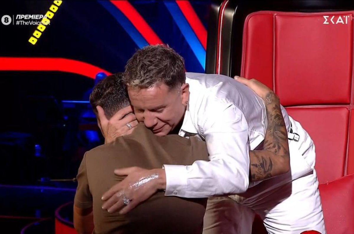 The Voice: Ο Μαζωνάκης «λύγισε» – Βούρκωσε και αγκάλιασε παίκτη που αποκλείστηκε