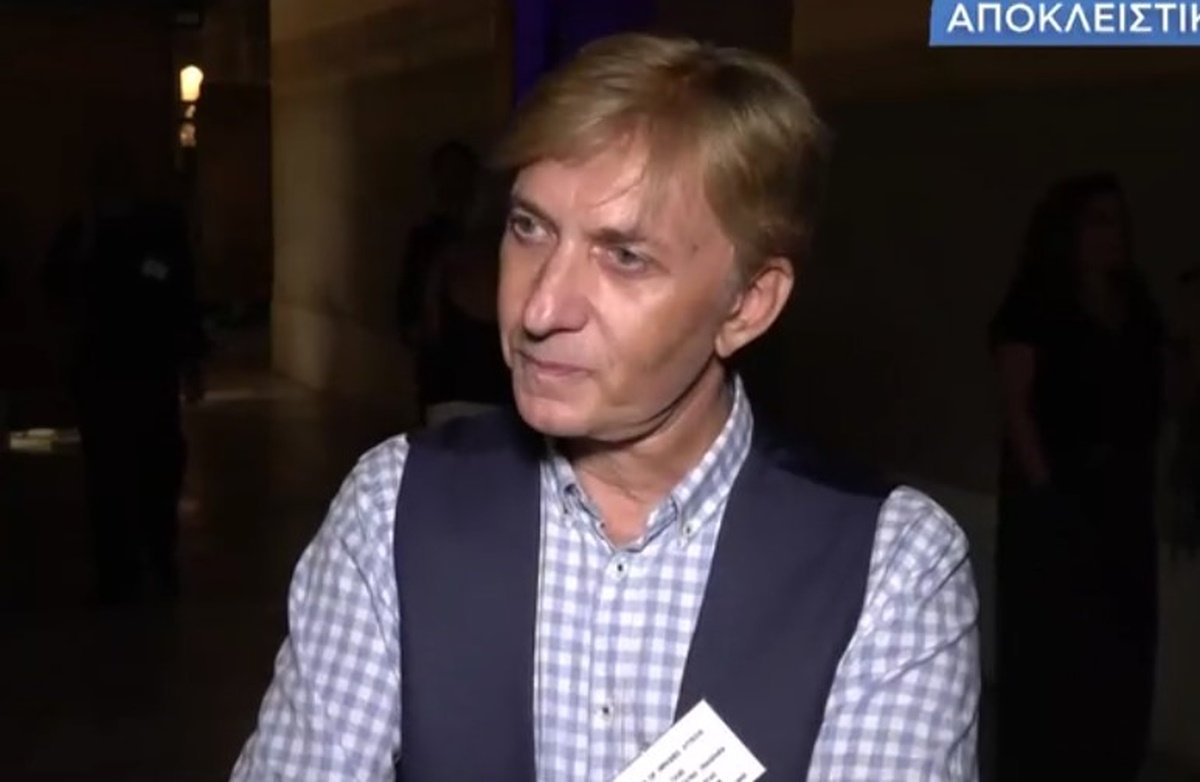 Μάκης Δελαπόρτας: «Δεν μπορώ να περάσω κάτω από το σπίτι της Αλίκης Βουγιουκλάκη»