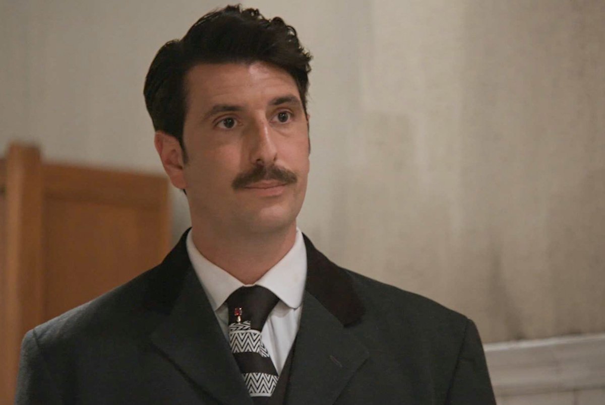 Grand Hotel (21/10): Ο Ρήγας ζητάει ξανά τη βοήθεια του Άρη για να πουλήσει το ξενοδοχείο