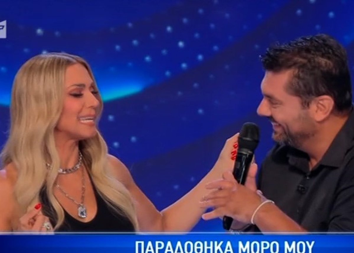 Don’t forget the lyrics: Η Έλλη Κοκκίνου έκανε πρεμιέρα και δέχθηκε φλερτ από παίκτη – «Έλα μέσα στο μυαλό μου»