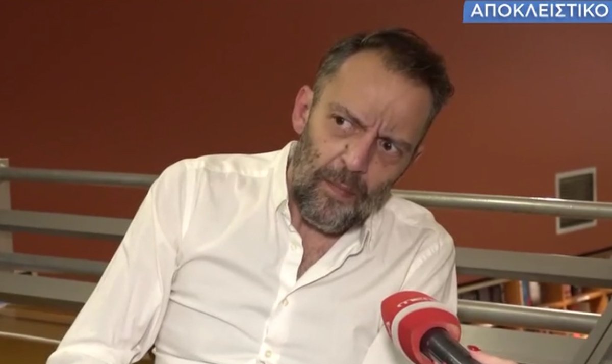 Αύγουστος Κορτώ: «Δεν θέλω να σκεφτούν “κοίτα την κουφάλα, πάει να πουλήσει βιβλία πάνω στις πλάτες των νεκρών”»