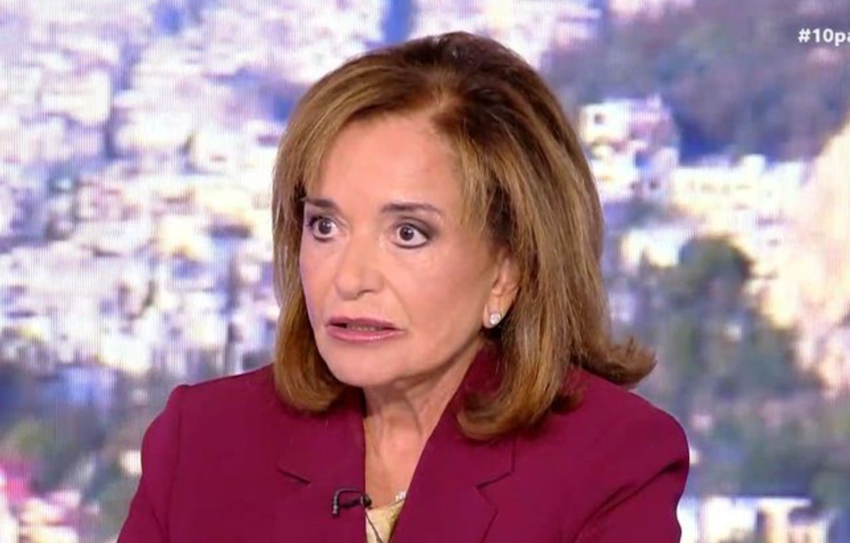 Ντόρα Μπακογιάννη: «Το μνημείο του Άγνωστου Στρατιώτη δεν είναι για καντηλάκια από το ΙΚΕΑ»