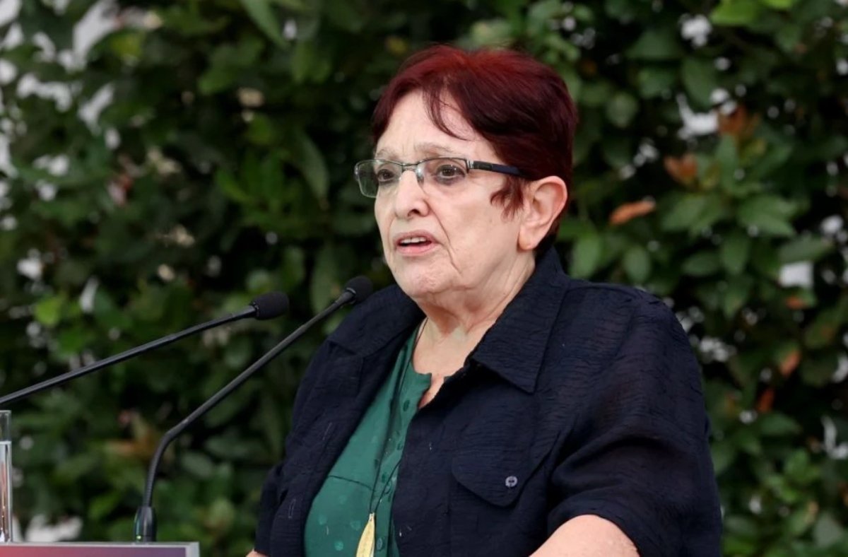 Αλέκα Παπαρήγα: Το δημόσιο μήνυμα μετά το χειρουργείο 