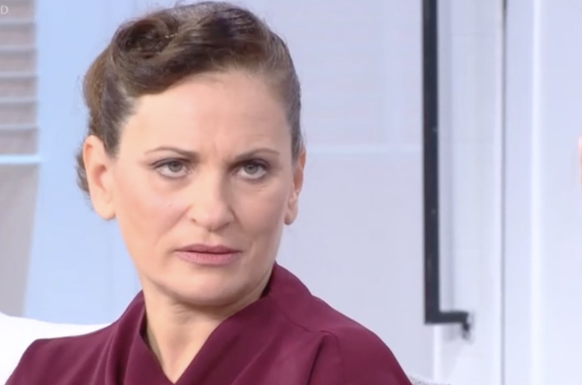 Συγκινεί η Θεοφανία Παπαθωμά: «Έμαθα να εξαφανίζεται το εγώ μου από τη στιγμή που έγινα μαμά»