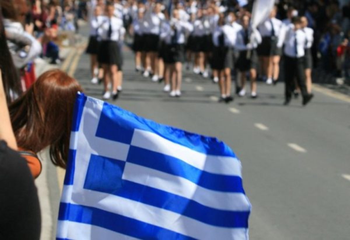 28η Οκτωβρίου: Η Ελλάδα τίμησε το ιστορικό «όχι» – Πλήθος κόσμου στο Σύνταγμα