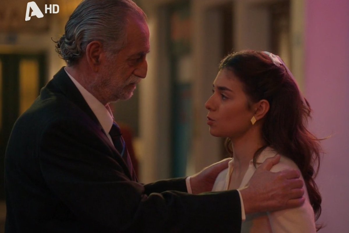 Porto Leone – Χ: Στη φόρα το αμαρτωλό παρελθόν του Μανώλη – «Όπα! Μπερμπάντης ο παππούς!»