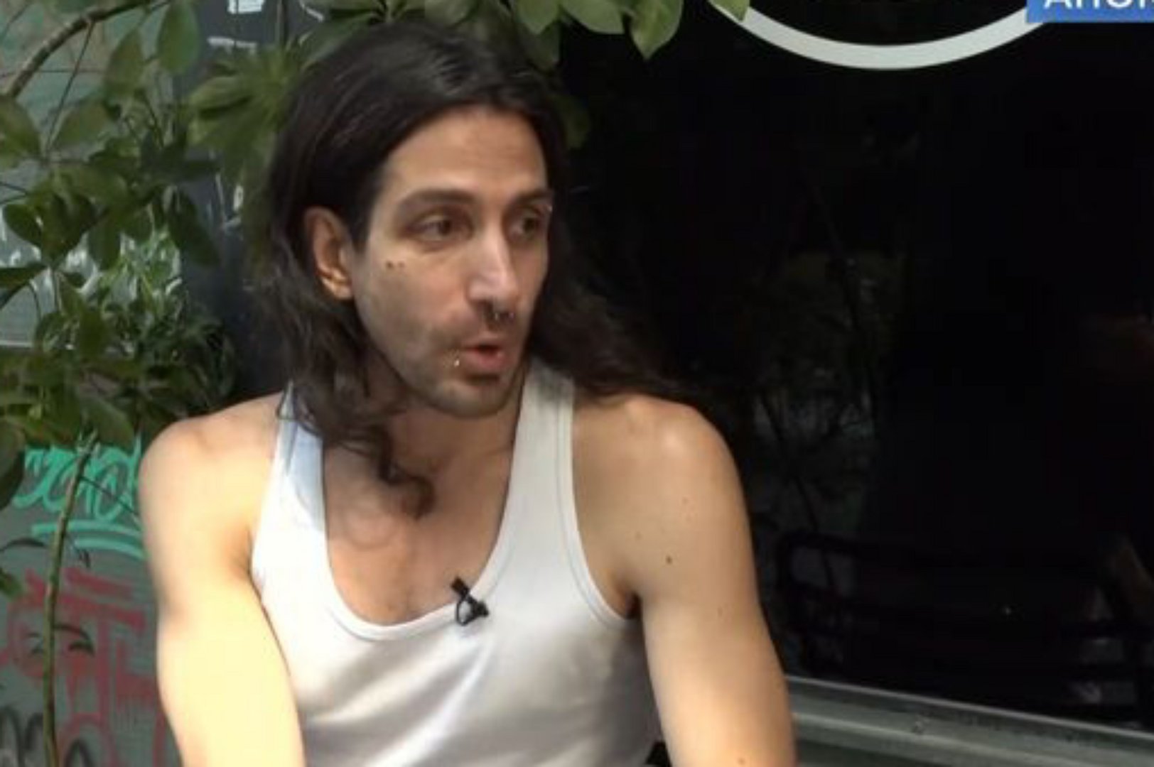Άγγελος Θεοδωράκης – Παπαγγελίδης: «Ένιωθα δέος και μπορεί λίγο φόβο, φοβόμουν να πλησιάσω τον παππού μου»