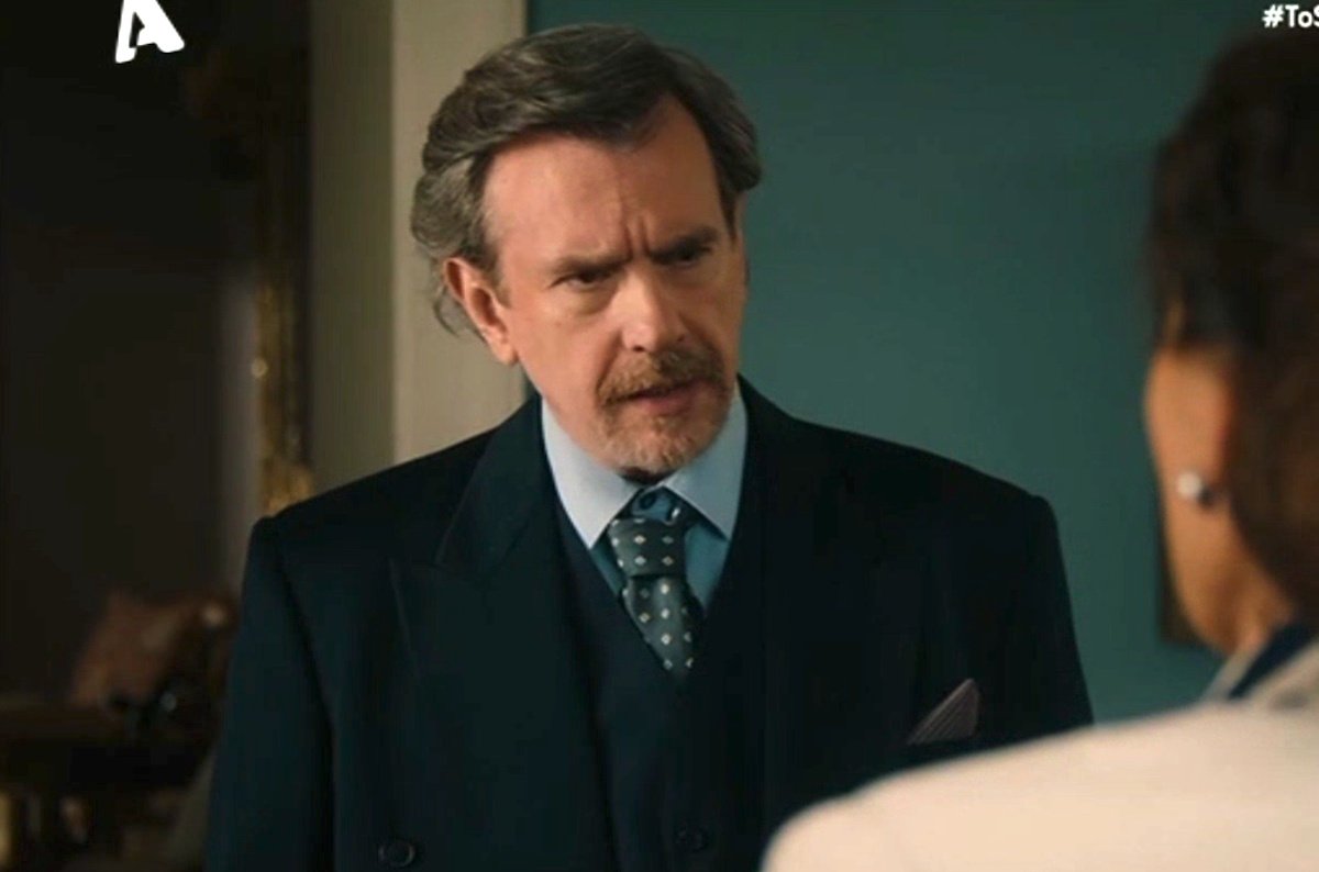 To σπίτι δίπλα στο ποτάμι – Χ: Ναι Απόστολε, παρακάλεσε τον γκόμενο της γυναίκας σου να μείνει. Πώς αλλιώς θα μεγαλώσουν τα κέρατά σου;»