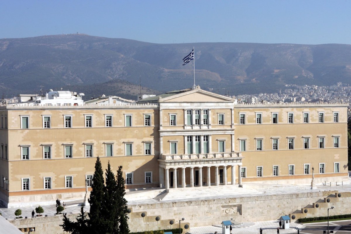 Υπερψηφίστηκε η τροπολογία για τον Άγνωστο Στρατιώτη – Τι προβλέπει