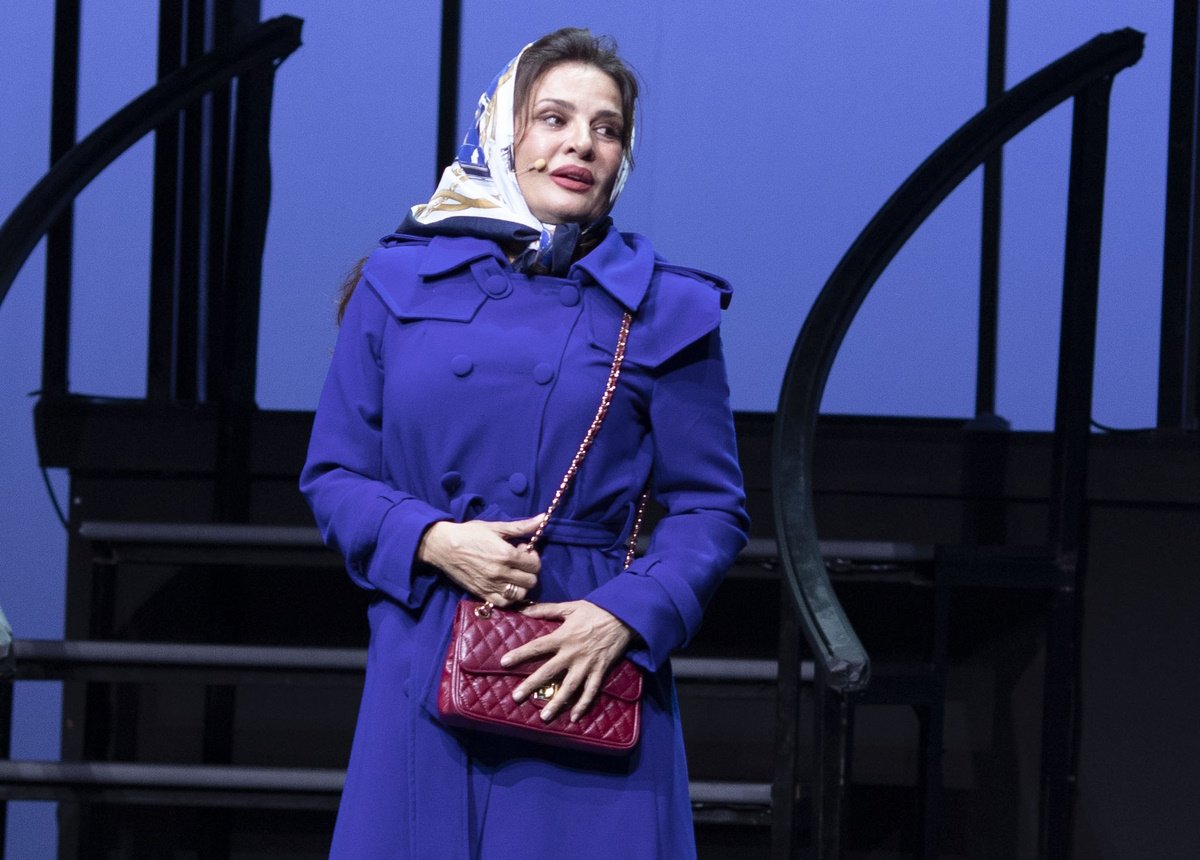 Δήμητρα Ματσούκα: Αυτοσαρκάστηκε δύο φορές στην παράσταση που πρωταγωνιστεί – «Δεν ξέρω εγώ από Τροχαία;»