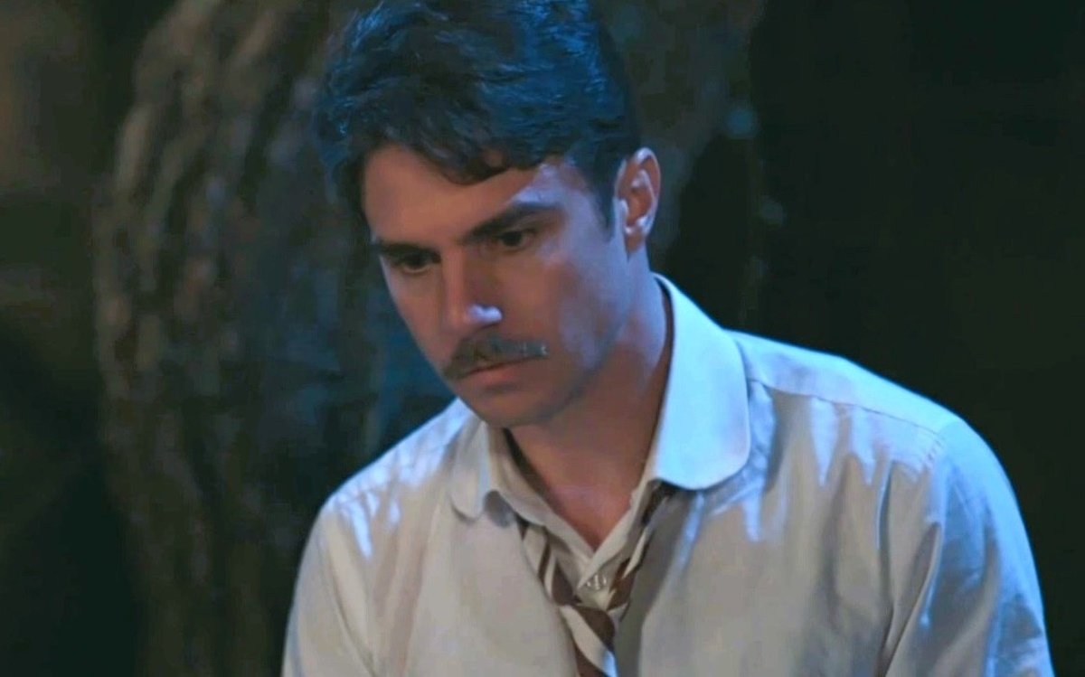 Grand Hotel: Το Χ κερνά τον Άρη για τον βαρύ του νταλκά – «Απόψε θέλω να πιώ»