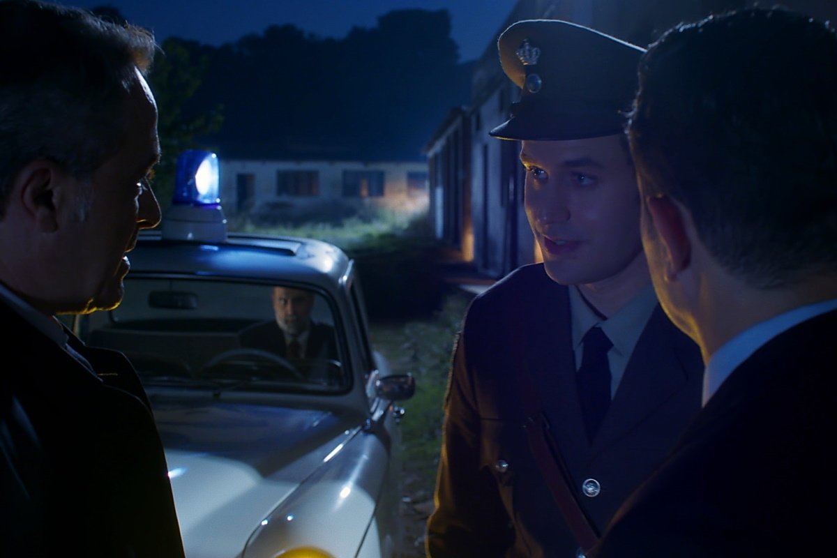 Άγιος έρωτας 19/11: Ο Μαρκόπουλος συλλαμβάνεται!