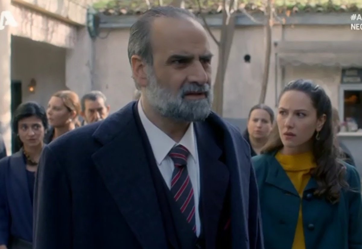 Άγιος Έρωτας – Χ: «Δεν τον στέλνετε κατευθείαν στο εκτελεστικό απόσπασμα να ησυχάσουμε;»