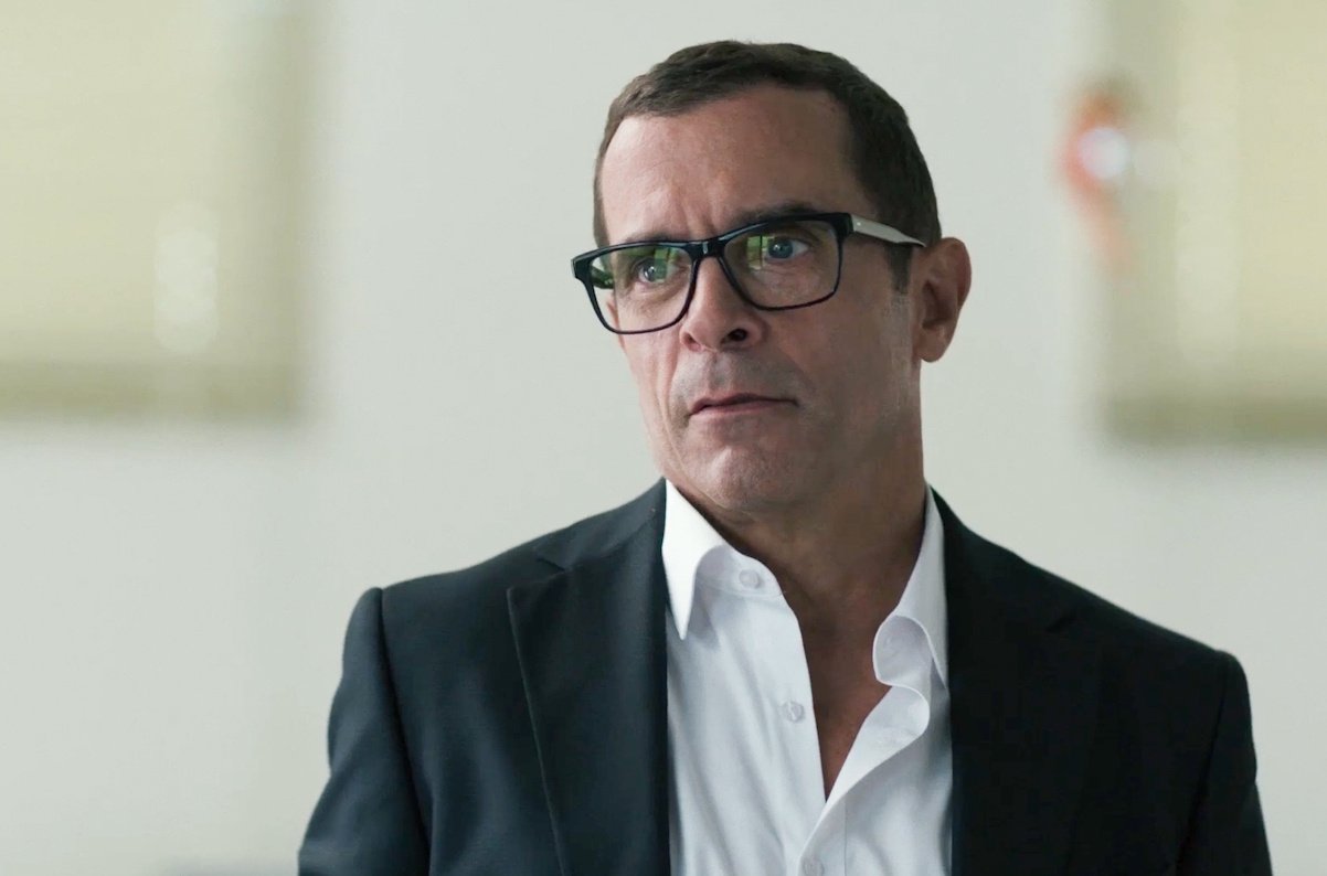 Ο Δικαστής (17/11): Ο Πέτρος «χτίζει» άλλοθι για τον γιο του