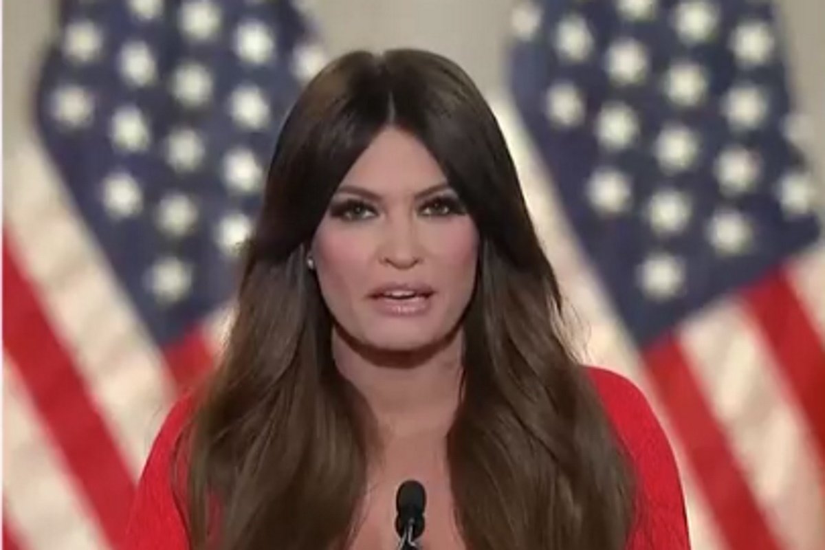 Στην Αθήνα η Κίμπερλι Γκιλφόιλ: Το επίσημο δείπνο και οι τρεις γευστικές επιλογές