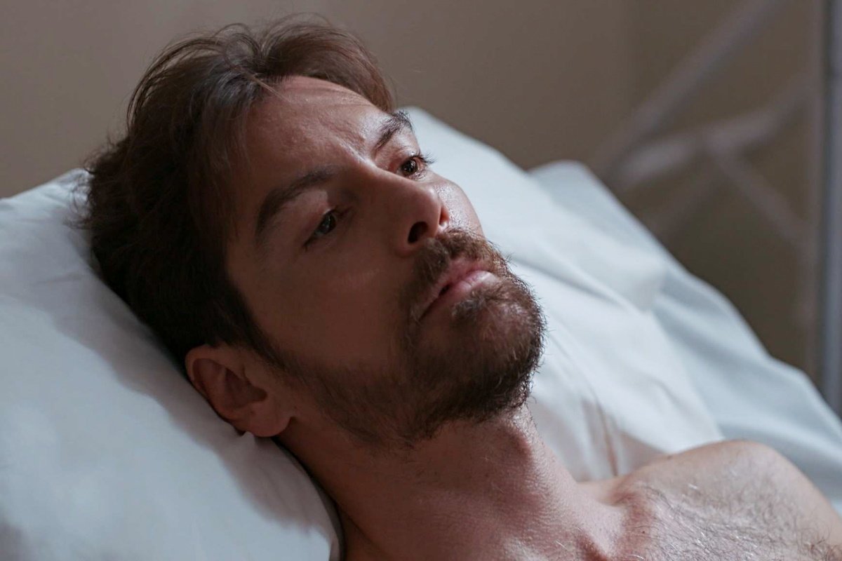 Grand Hotel 10/11: Ο Πέτρος ξυπνά από το κώμα με πολλά προβλήματα υγείας