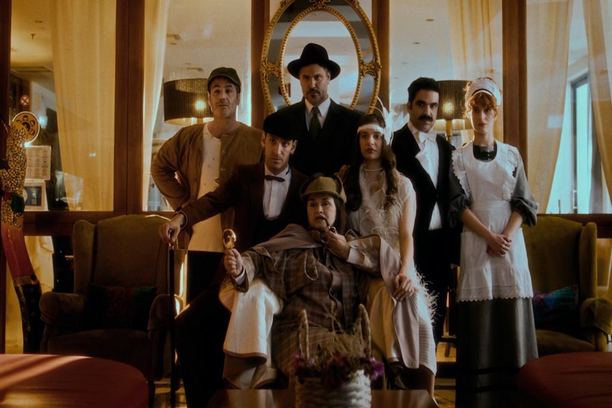 Hotel Elvira επεισόδια 14-15: Η άφιξη του chef Νικολά απειλεί τη Νούλη – Η εξαφάνιση του στριφνού συγγραφέα καλά κρατεί…