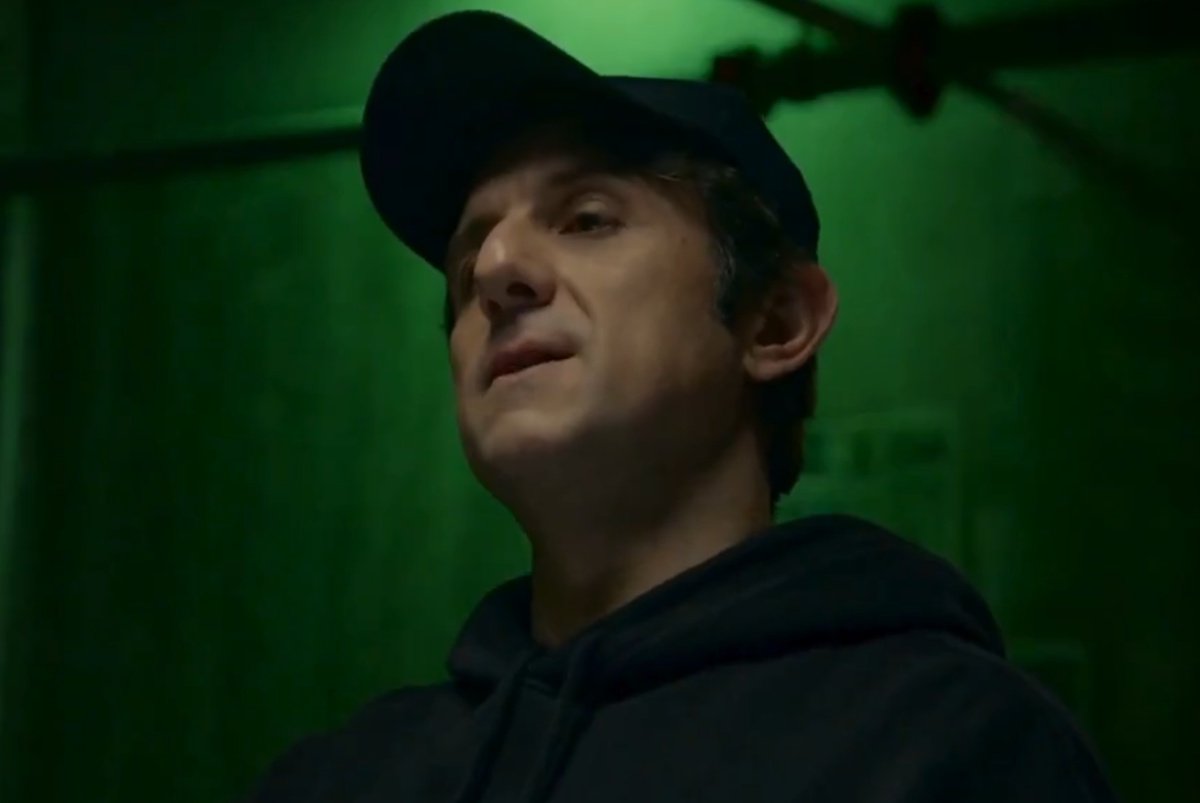 IQ 160 – Χ: «Τα σέβη μου Οικονόμου, υπέροχος πάλι! Η καλύτερη σειρά!»