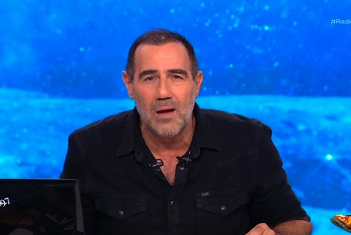 Κόλαφος ο Κανάκης: «13 ώρες εργασίας το 2025 σε μια ευρωπαϊκή χώρα και η Κεραμέως με 1,3εκ. ευρώ!»