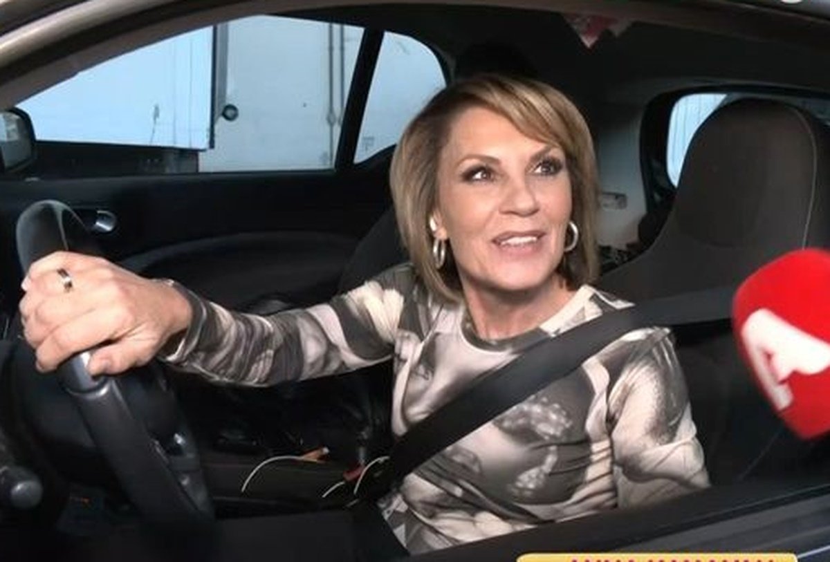 Άννα Κανδύλη: Πώς σχολίασε τα δημοσιεύματα περί αποχώρησής της από την εκπομπή του Κώστα Τσουρού;