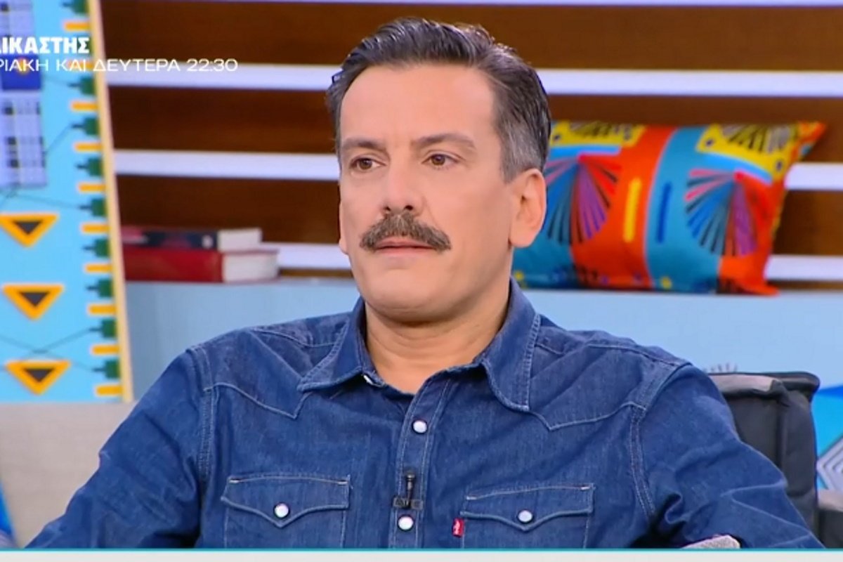 Θάνος Κιούσης: «Υπάρχουν φορές που βγαίνω έξω από τα ρούχα μου με τα παιδιά – Θα σφίξω ένα χέρι, μετά στενοχωριέμαι και ζητώ συγγνώμη»