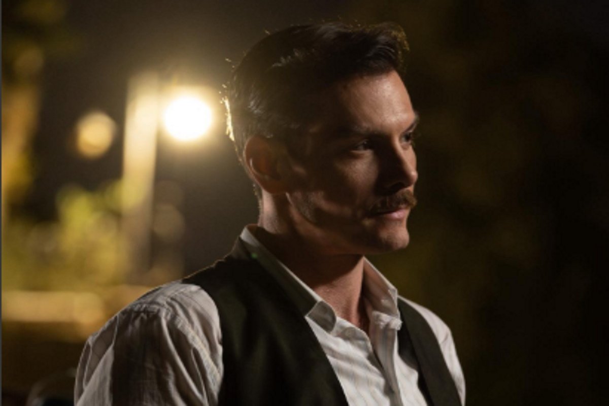 Grand Hotel: Συγκινεί ο Γιάννης Κουκουράκης για την επιστροφή του – «Σας χρωστάω πάρα πολλά – Έχω την ιερή υποχρέωση απέναντί σας»