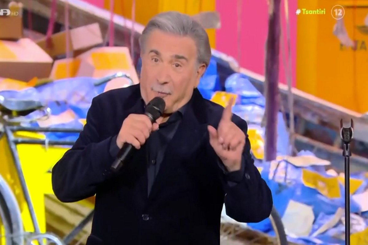 Λάκης Λαζόπουλος: Του έστειλε εξώδικο ο Γιώργος Λιάγκας – Το έδειξε στον «αέρα» του Αλ Τσαντίρι Νιουζ