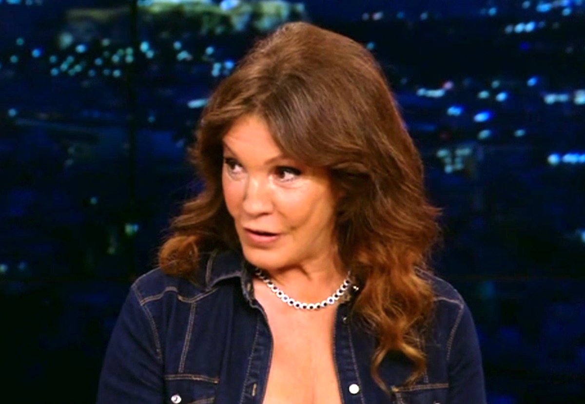 Καθηλώνει η Βάνα Μπάρμπα: «Οι γυναίκες πάνω από 60 είναι αόρατες, δεν τις παρατηρεί κανείς πια»