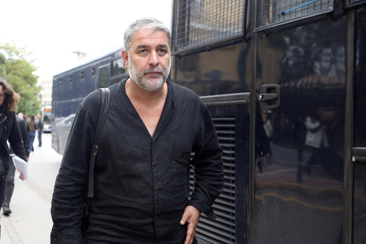 Βασίλης Μπισμπίκης: Η αμήχανη στιγμή σε ερώτηση για το τροχαίο – Τον «έσωσε» η Κλέλια Ρένεση