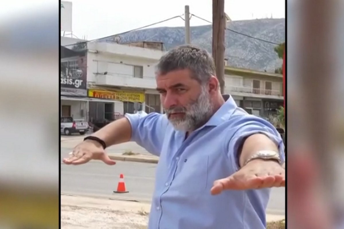 Ο Βασίλης Μπισμπίκης μεταμορφώθηκε σε «καρατέκα» – Το βίντεο που έγινε viral!