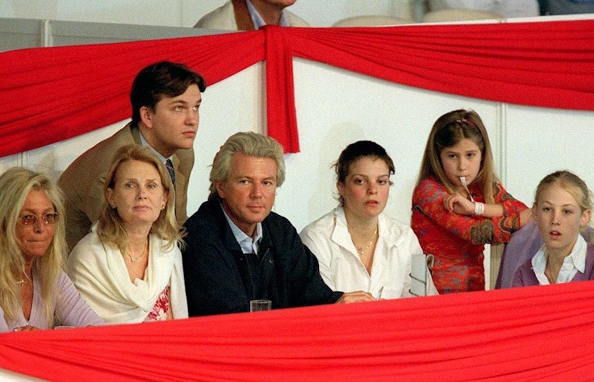 Αθηνά Ωνάση: Η ζωή της ετεροθαλούς αδελφής της, Σαντρίν Ρουσέλ, μακριά από τη δημοσιότητα