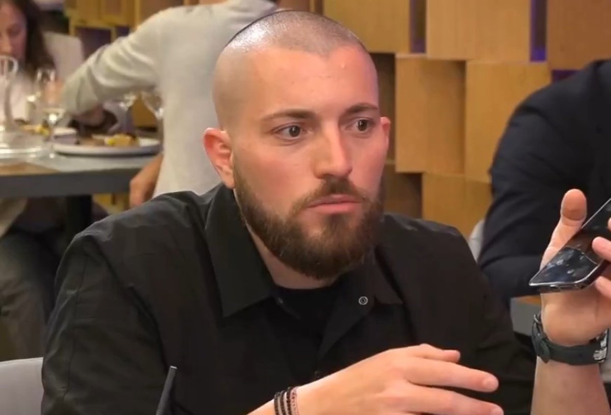 First Dates – X: Πεταλούδες στο στομάχι με τον… πατουσάκια – «Φτάνει μ@@@όδουλε! Nα πας τον λογαριασμό ξυπόλητος!»