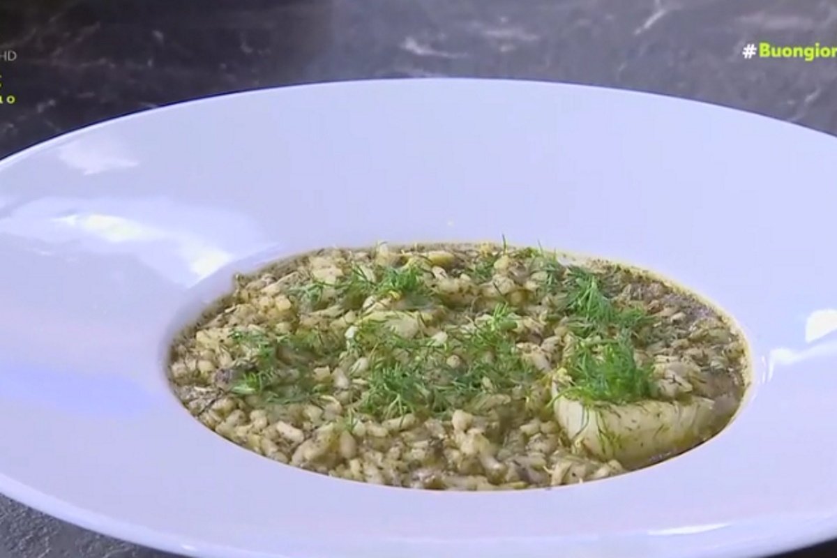 Ριζότο με σπανάκι, πράσο και λεμόνι από τον Δημήτρη Σκαρμούτσο