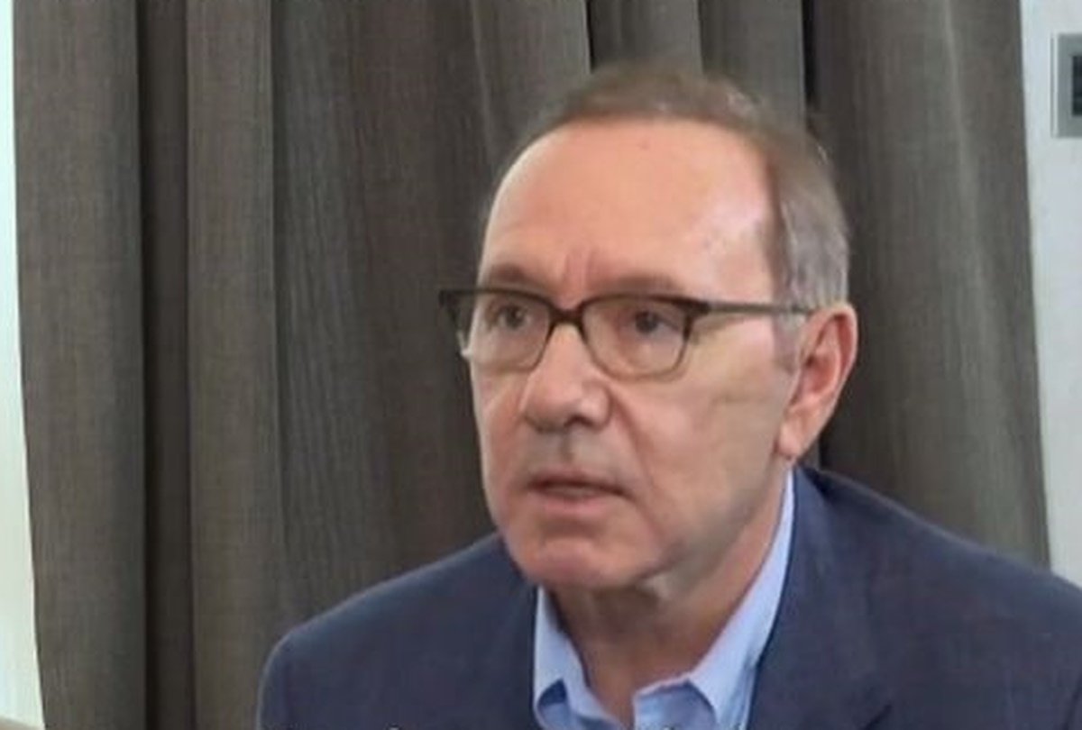 Kevin Spacey: «Είμαι ομοφυλόφιλος – Απολαμβάνω την παρέα των ανδρών, ναι»