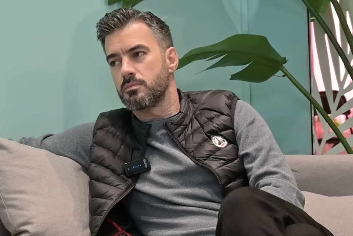 Γιάννης Τσιμιτσέλης: «Δεν το δέχομαι, δεν είναι ένα μεγάλο κρεβάτι το θέατρο»