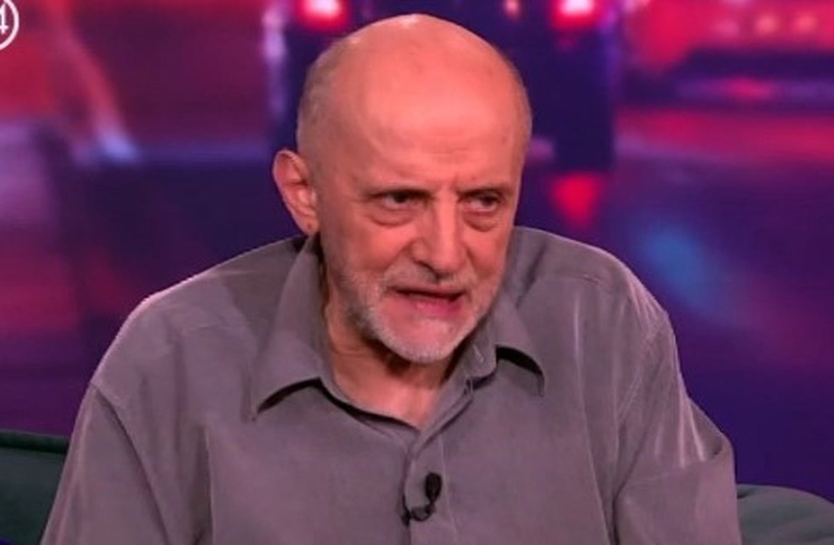 Μάνος Βακούσης: «Λατρεύω τη γυναίκα, δεν ξέρω αν την αγαπώ»