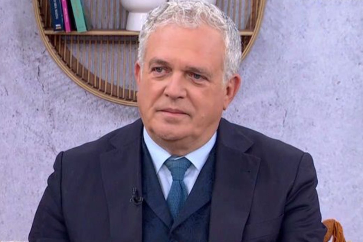 Χρήστος Ζαμπούνης: «Κάθε φορά που είμαι σε ένα τραπέζι, ζητώ από όλους να βάλουν τα κινητά σε σίγαση»