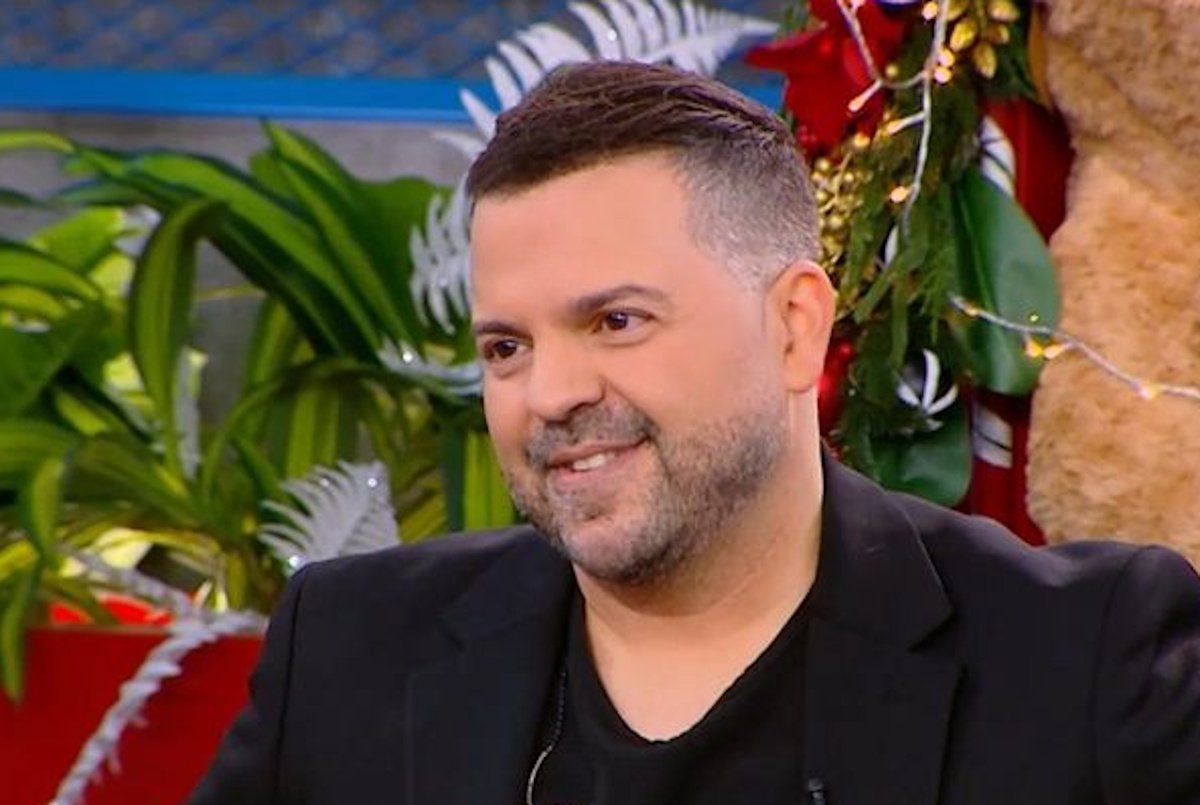 Νίκος Απέργης: «Με τη σύζυγό μου γνωριστήκαμε μέσω Instagram»