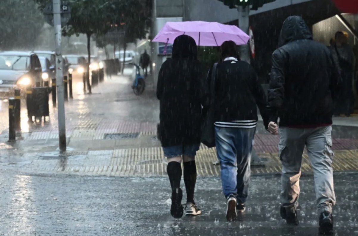 Byron – Προειδοποίηση Κολυδά: Μετά τα μεσάνυχτα το peak των βροχοπτώσεων