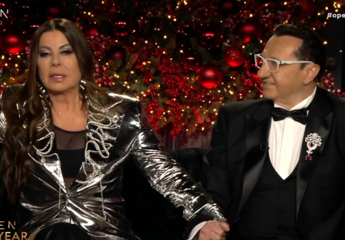 Άντζελα Δημητρίου – Λευτέρης Πανταζής: Υποδέχθηκαν το τηλεοπτικό κοινό στο λαμπερό πρωτοχρονιάτικο ρεβεγιόν στο Open