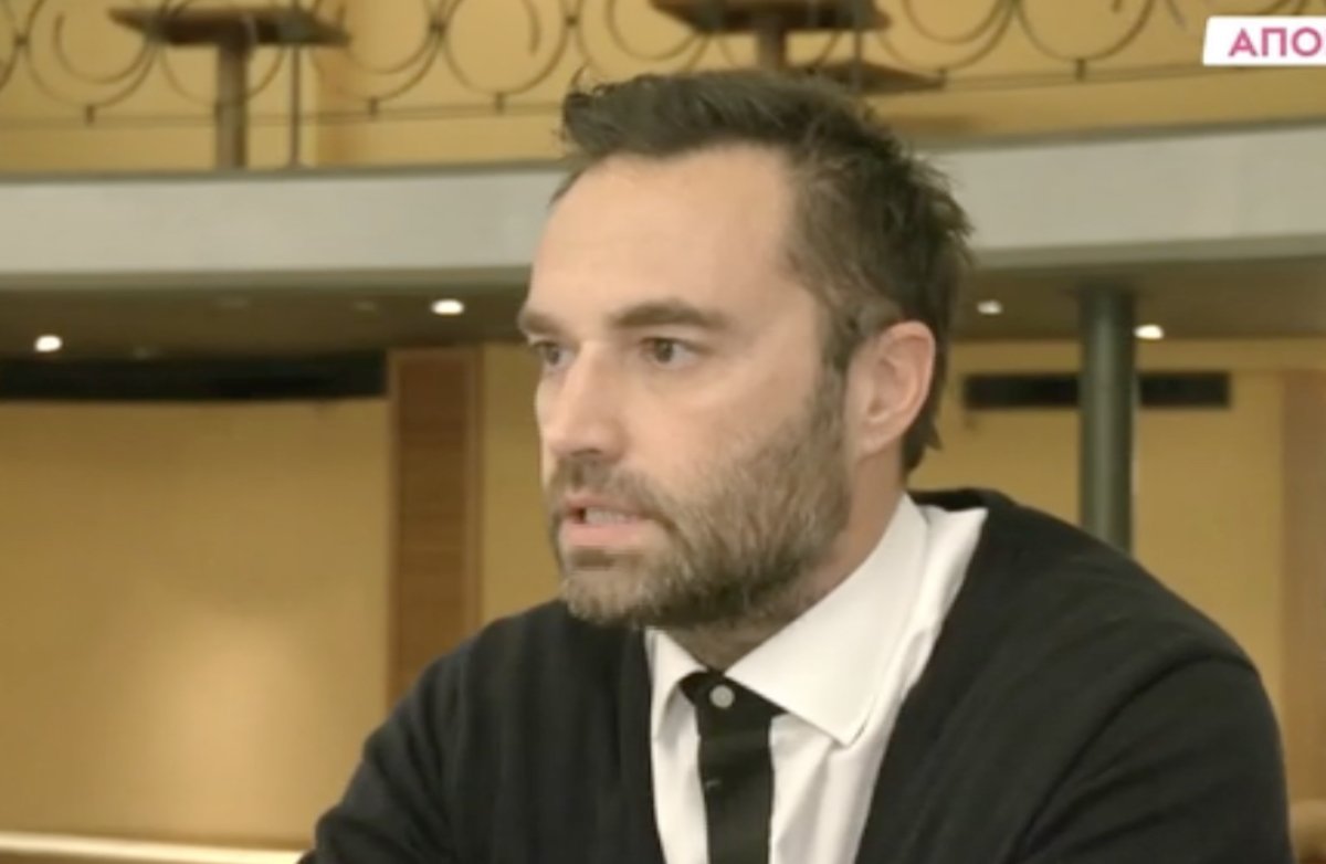 Κώστας Φραγκολιάς: «Δεν αισθάνομαι δημοσιογράφος – Στο θέατρο ούτε την έχω “πέσει”, ούτε μου την έχουν “πέσει”»