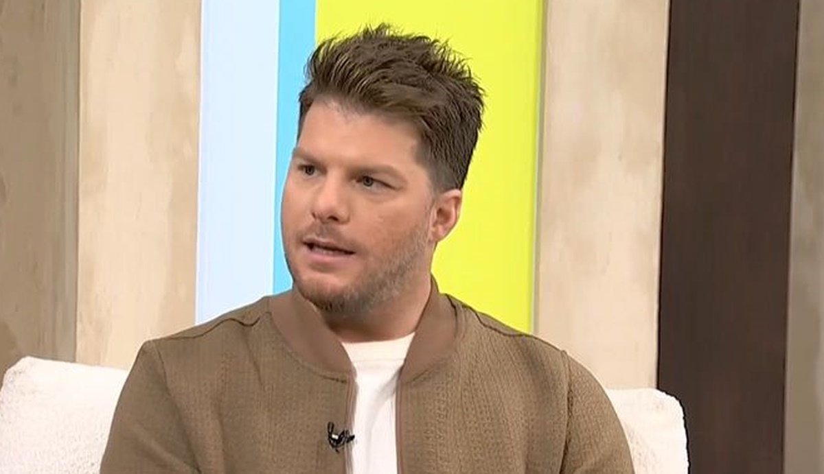 Λούκας Γιώρκας για την απότομη αναγνωρισιμότητα: «Ένα βανάκι ήταν μόνιμα στο σπίτι μου – Δεν μπορούσα να κατέβω»