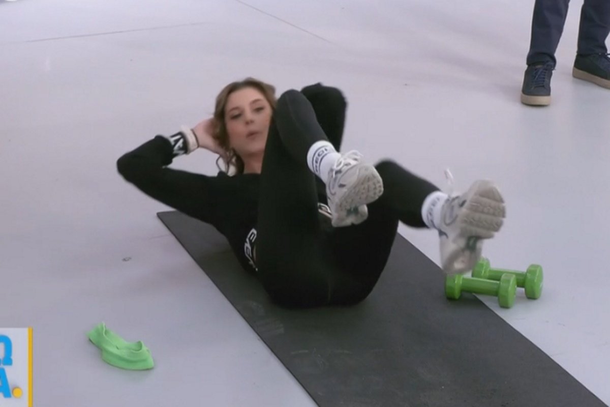 Εύκολες ασκήσεις για γυμναστική στο σπίτι – Πως να κάψετε τις θερμίδες των γιορτών